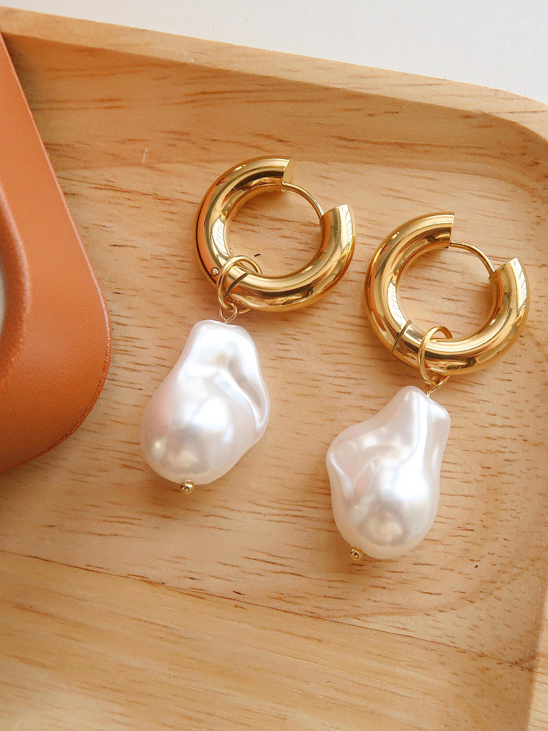 Serena Pearl Earrings