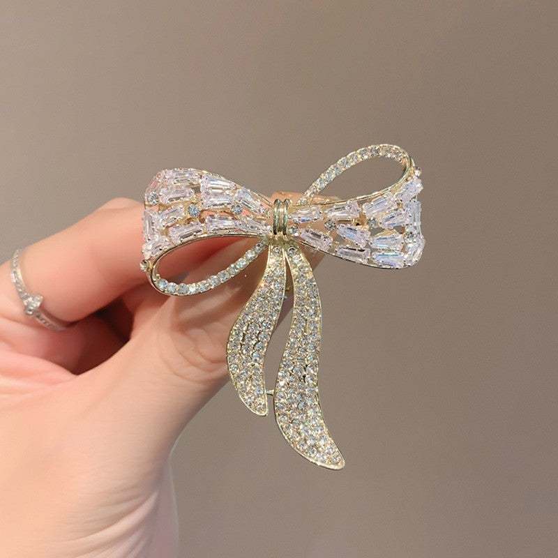 La Belle Brooch