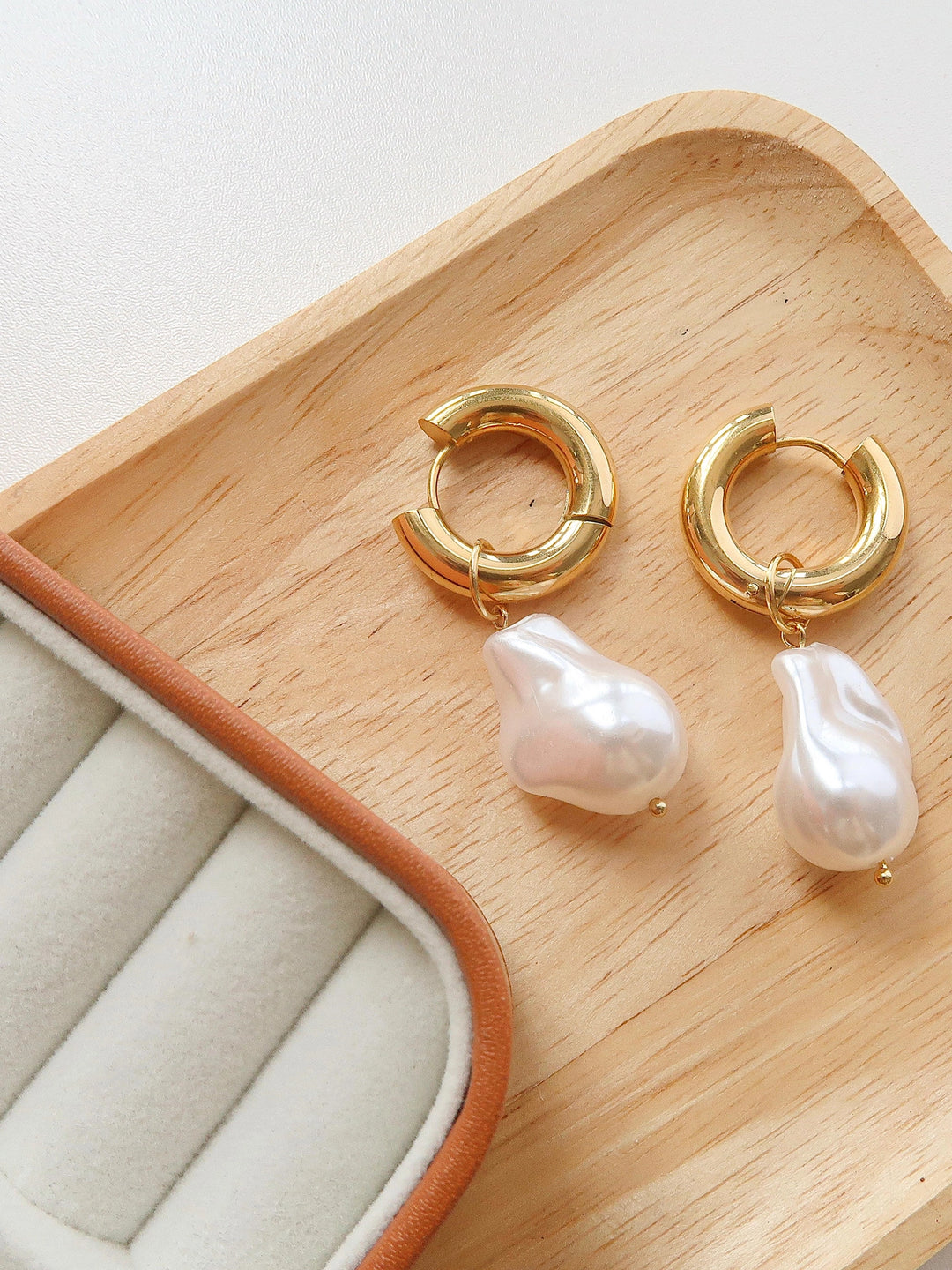 Serena Pearl Earrings