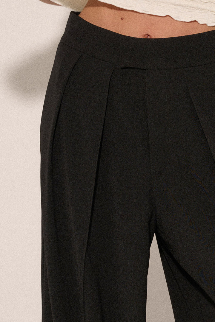 Nia Pleated Trouser