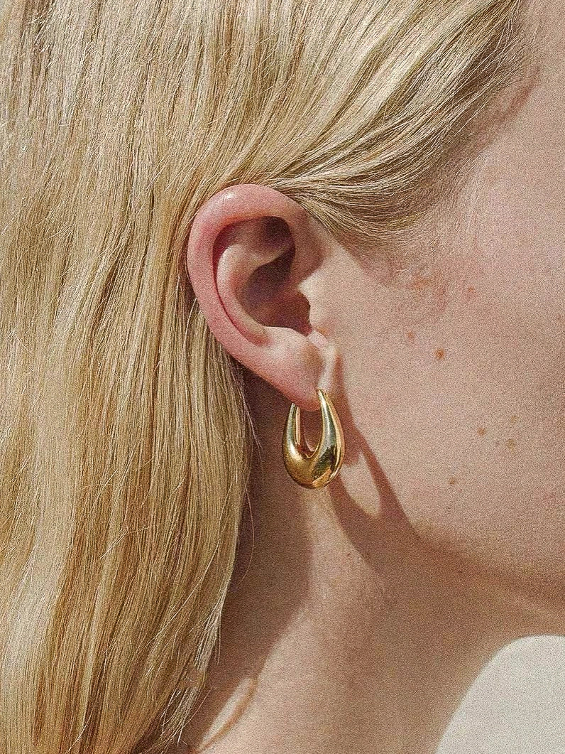 Quinn Hoop Earrings
